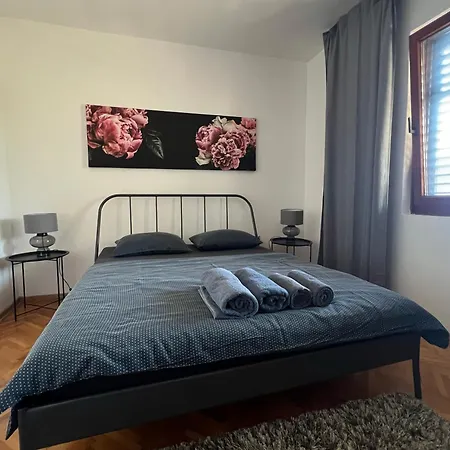 Fažana INN *