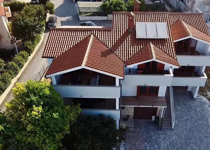 아파트 Fazana Inn *