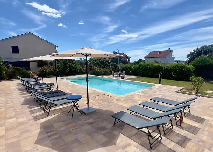 公寓 Fazana Inn 法扎纳